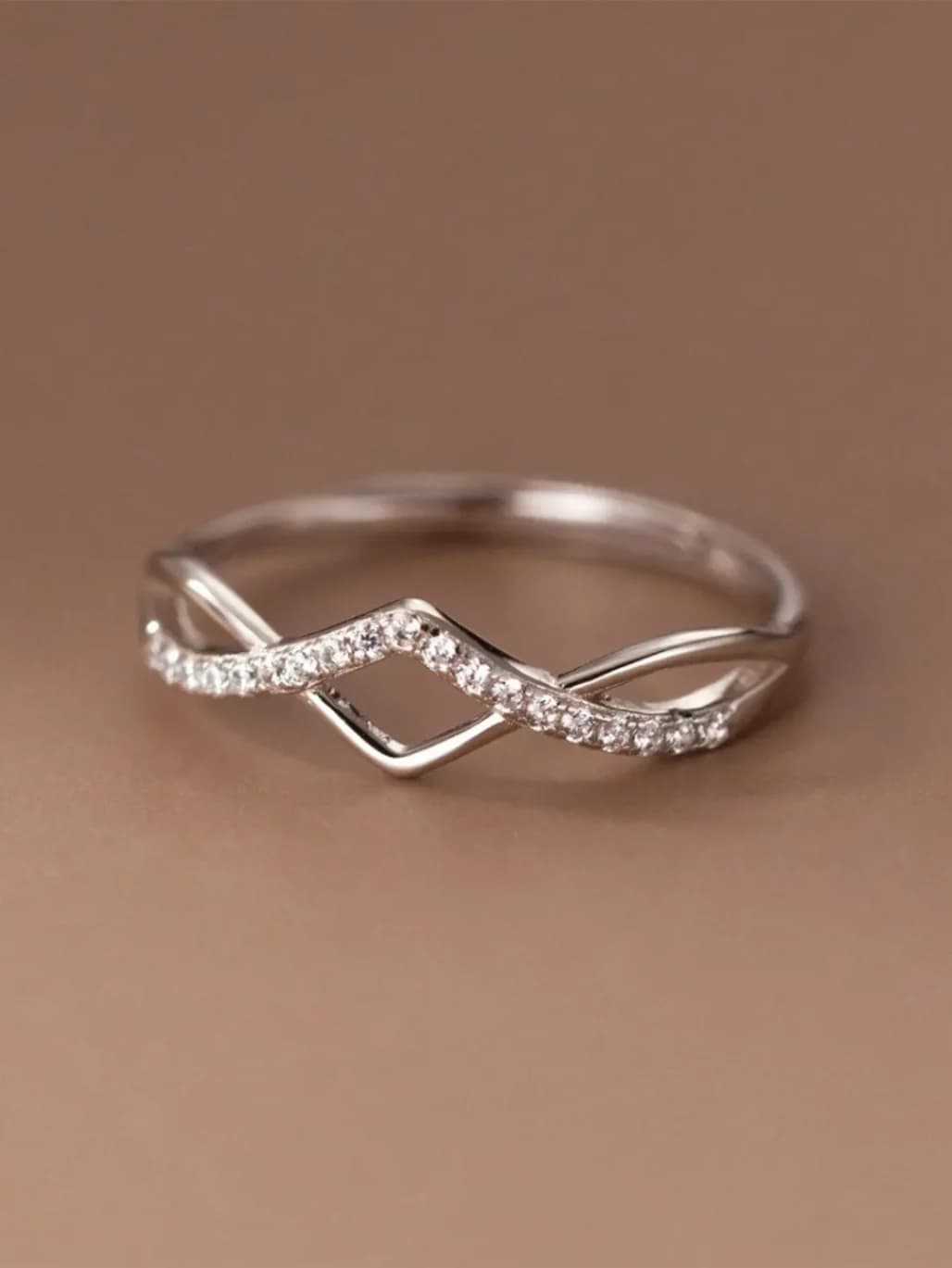SILVER LADIES RING