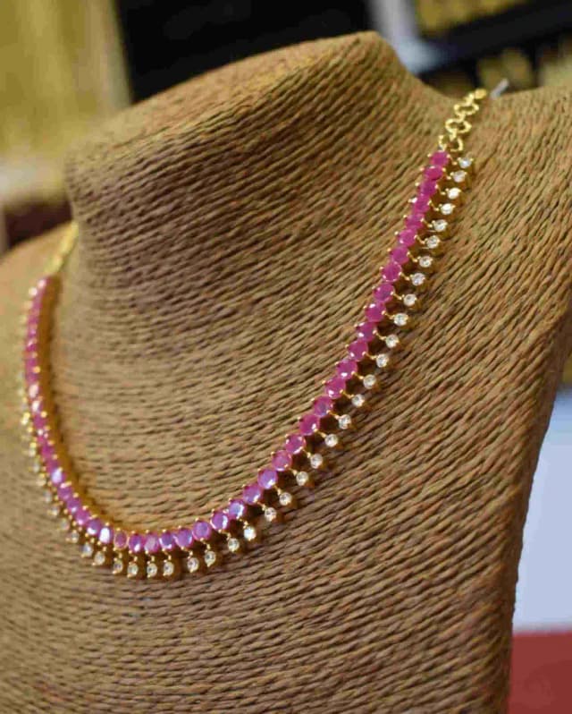 Ruby and White Stone Necklace, ஐம்பொன் ரூபி மற்றும் வெள்ளை க...